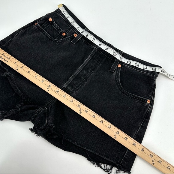 Levi’s 501 Jean Shorts Women W29 Black CutOff High Waist Button Fly Cotton Denim - Picture 5 of 9